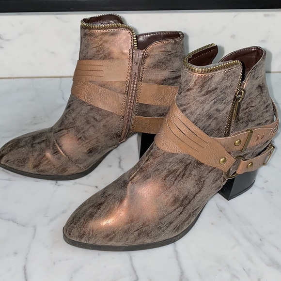 Cupid | Shoes | Bronze Marbled Leather Look Unique Booties | Poshmark